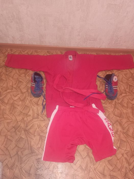 Продам кимоно по Самбо