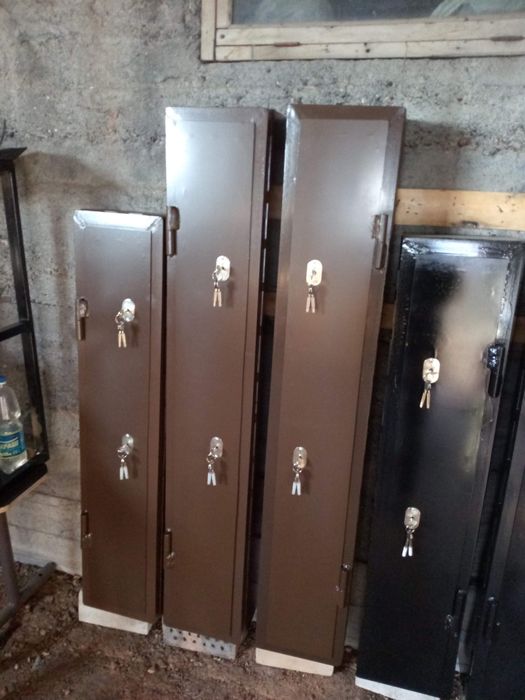 Сейф металлический, тройка