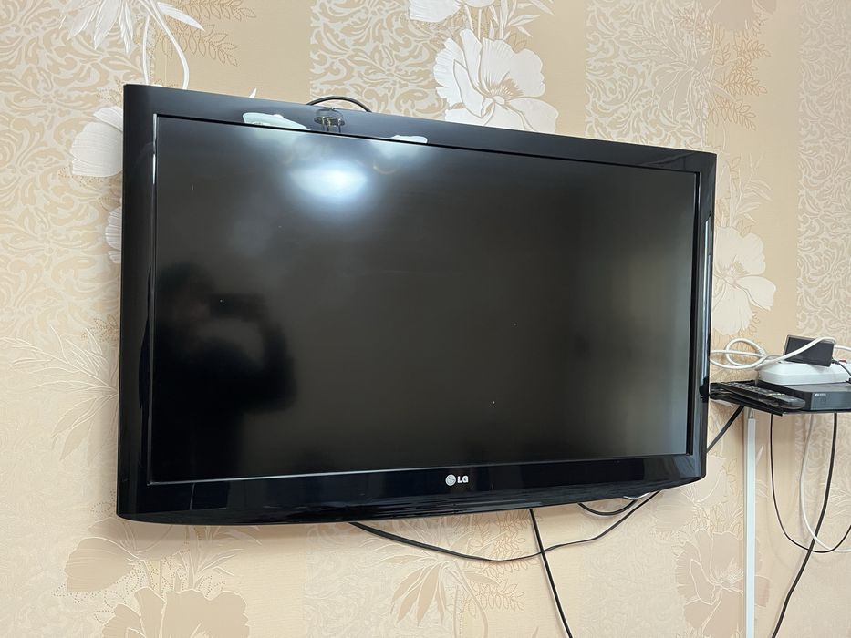 Продам телевизор LG 42LH2010 - 2B