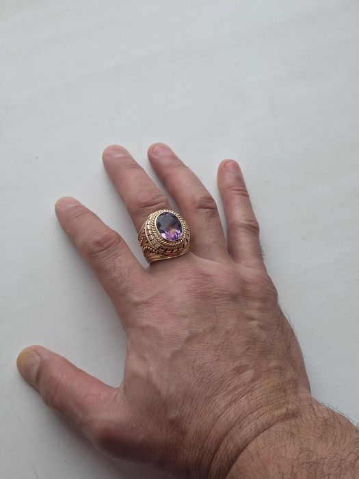 Продам золотой перстень