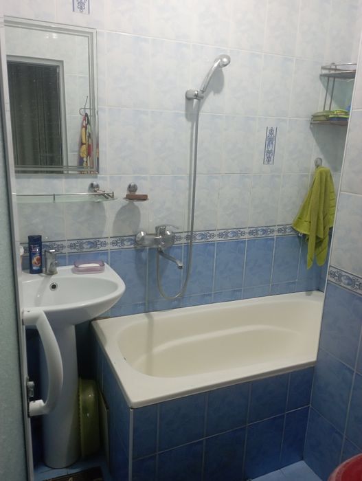 Продается 4 комнатная Чиланзар 19кв 4/1/4