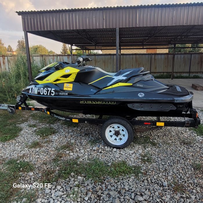 Продам гидроцикл BRP RXP - 260