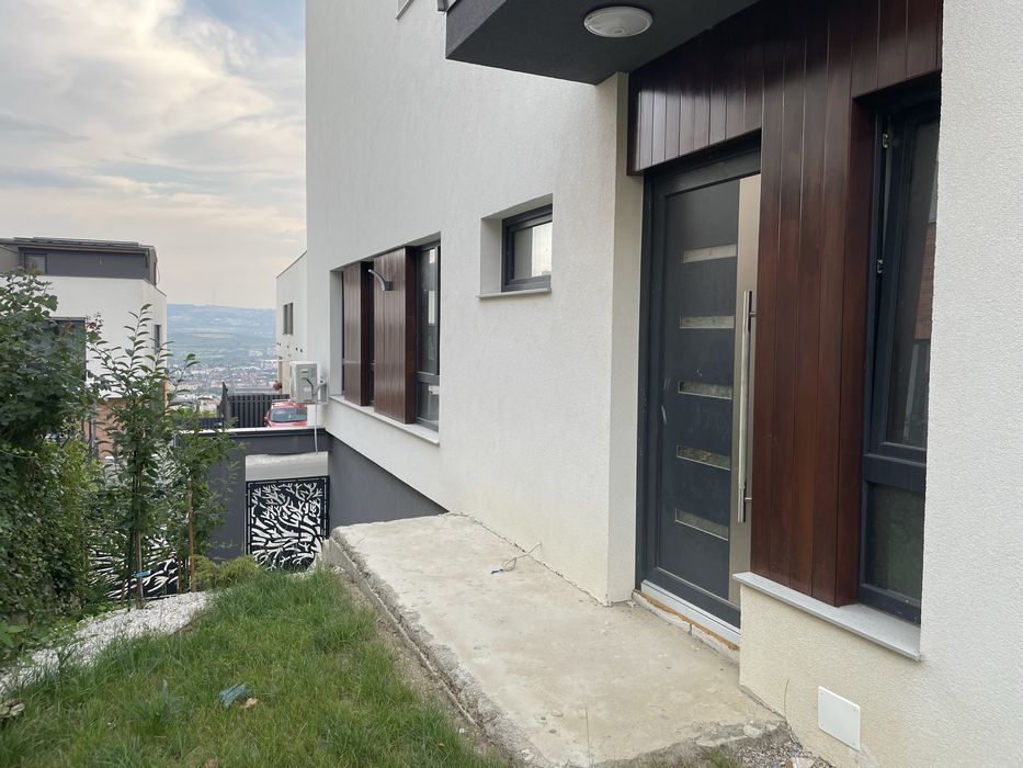 Duplex finisat zona Voronet.