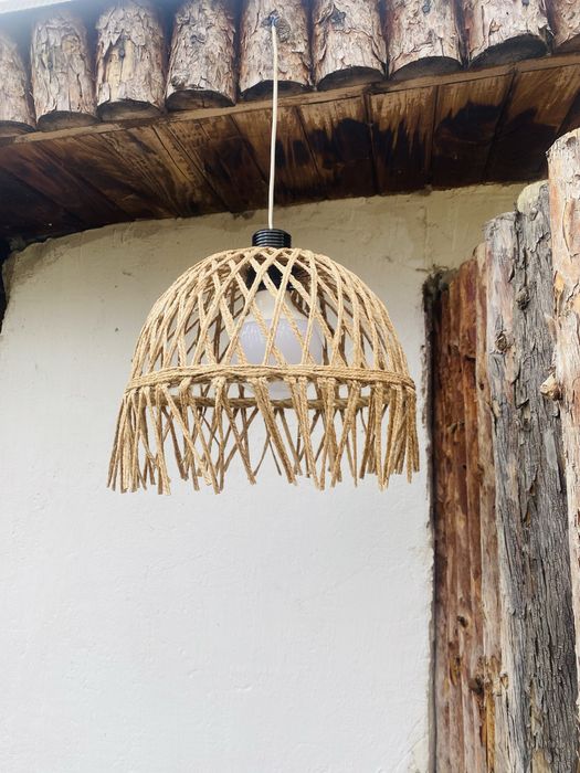 Полилей като произведение на изкуството – ръчна изработка и хармония