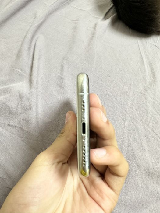 Продаю айфон 11 про