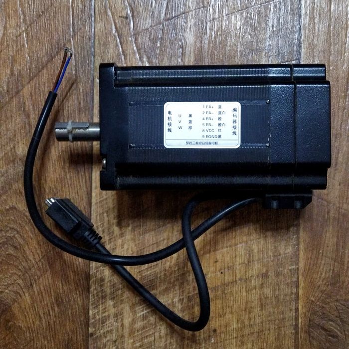 Серводвигатель Yako