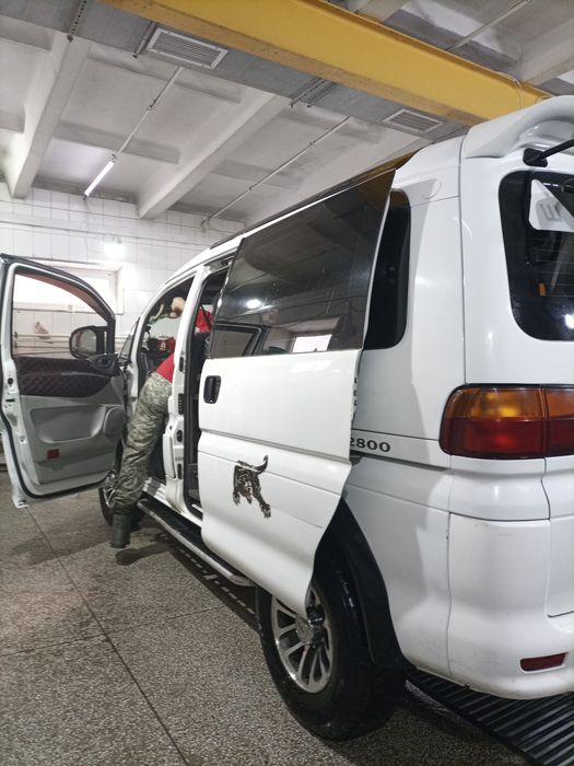 Продам mitsubishi delica