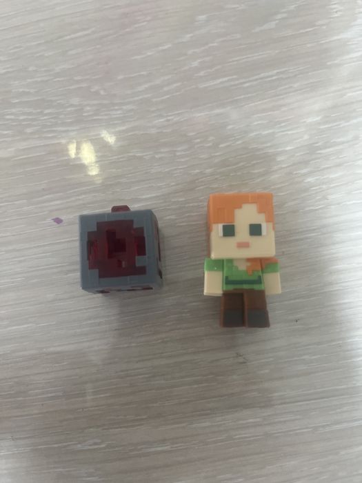 Kinder joy minecraft алекс и редстоуновый блок