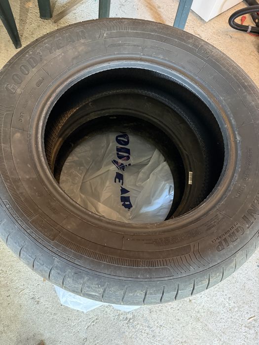 4 anvelope vară Goodyear 215/65 R16 + set 4 covorașe – Dacia Duster