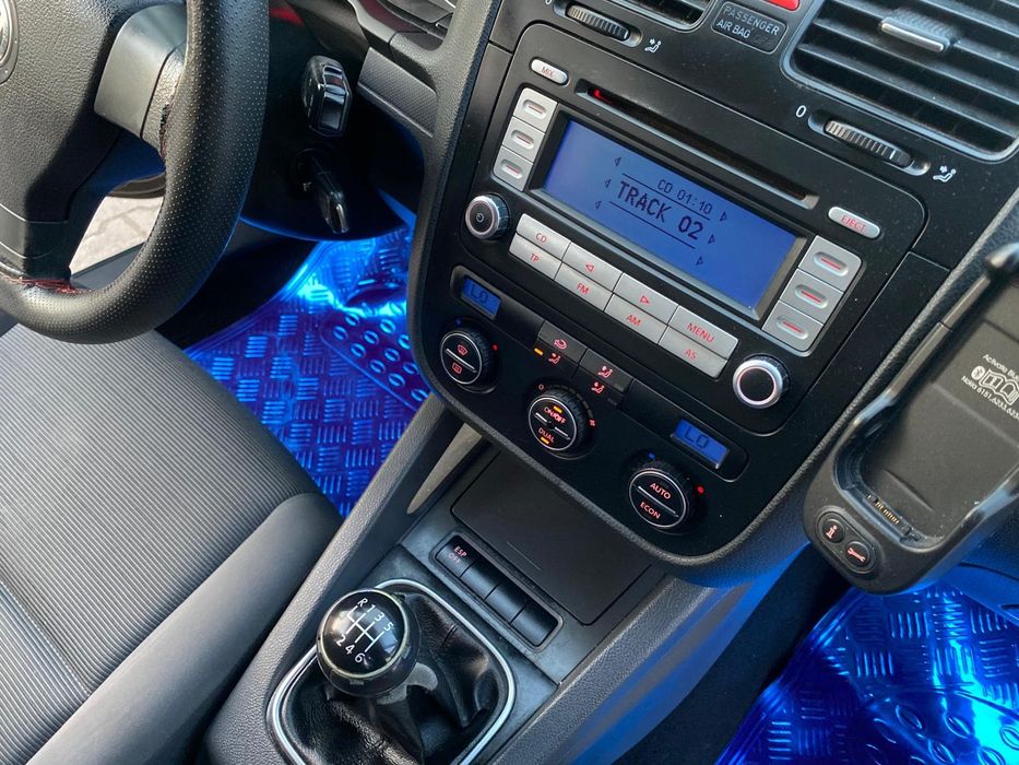 Volkswagen golf 5. 1.9 disel 2008  6+1 viteze