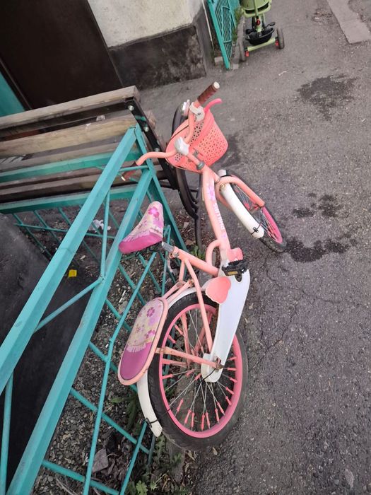 Велосипед для девочек. Возраст 5-7 лет