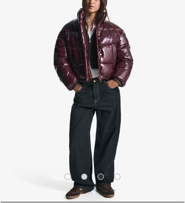 Пухено яке с винилов/лъскав ефект Bershka в бордо