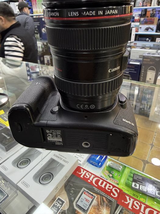 Продается фотоаппарат Canon 5d mark3