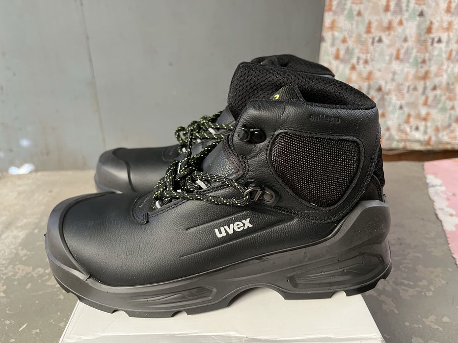 Vand bocanci protectie Uvex marimea 45