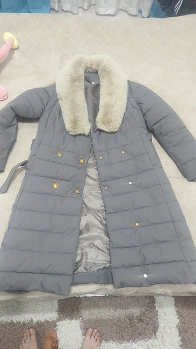Продам недорого верхнюю одежду