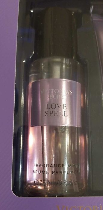 Подаръчен комплект Mini set Victoria’s Secret Love Spell - спрей за тяло 75 мл и лосион за тяло 75 мл оригинален от САЩ