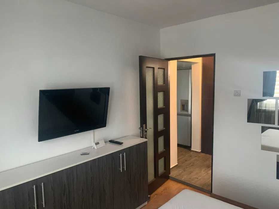 De inchiriat Apartament 2 camere Mobilat