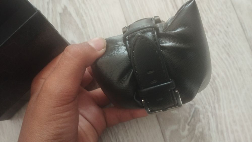 Срочно продам часы классика