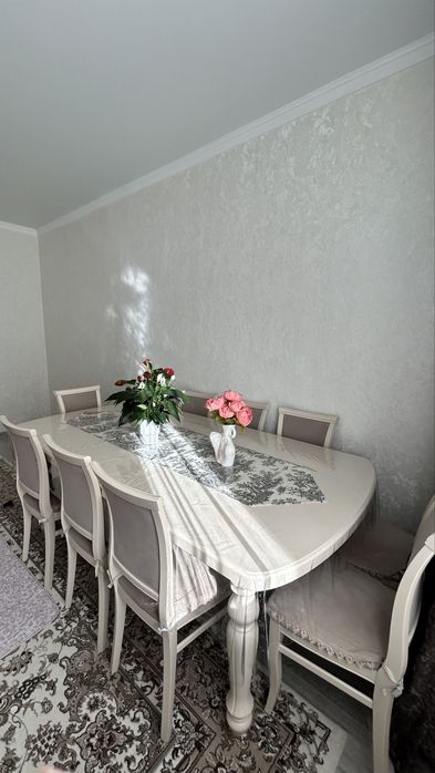 Продам стол с 12 стульями