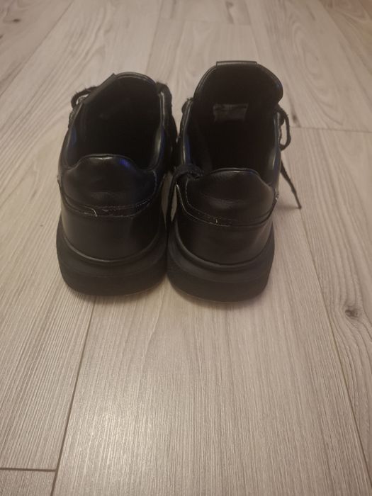 Adidasi Pull & Bear