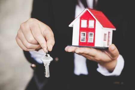 ÎMPRUMUTURI: și Investiții pentru Afaceri și Imobiliare