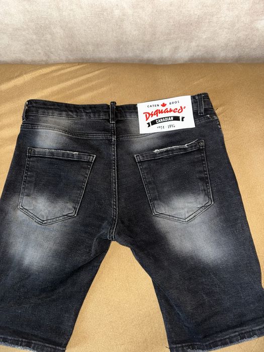 Blugi Dsquared scurți