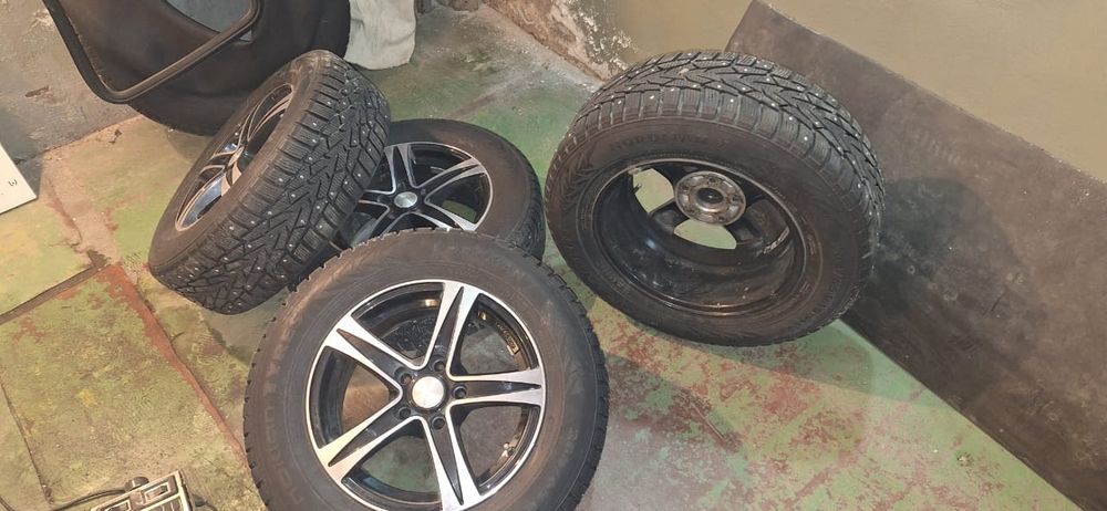 Продам колеса зимние