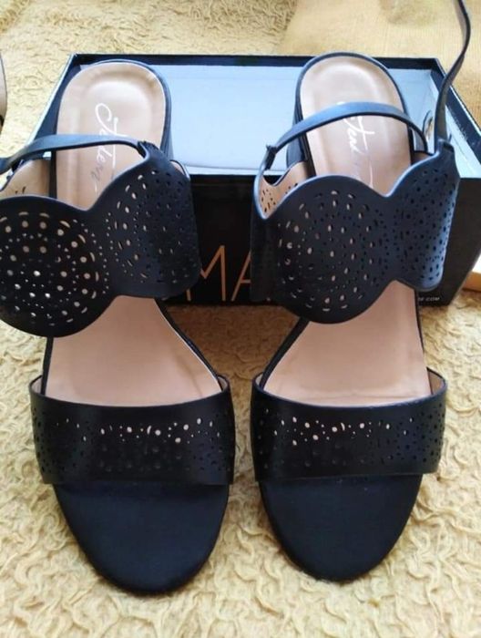 Дамски обувки и сандали