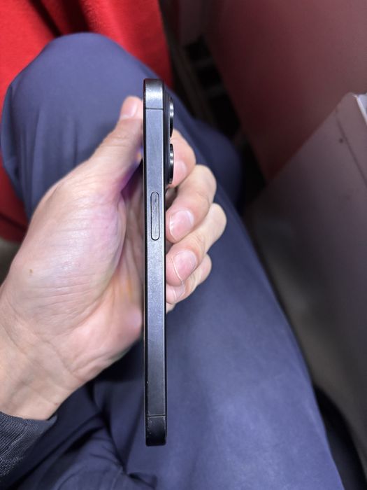 Продам iphone 15 pro все работает без ремонта