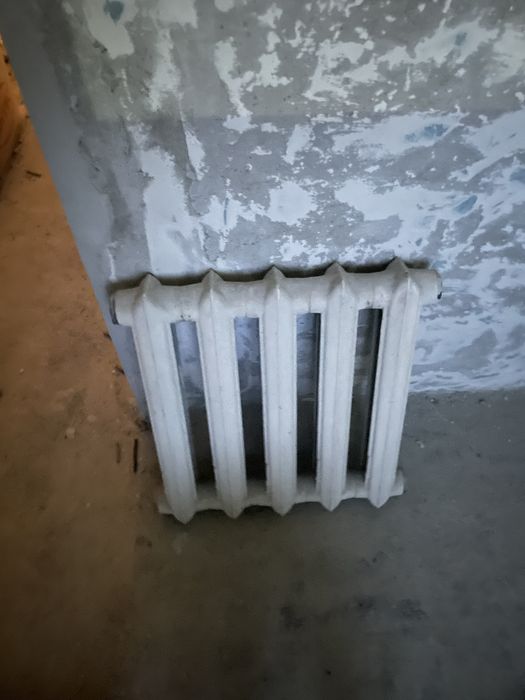 Продам б/у чугунные батареии, советские