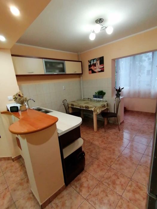 Inchirez apartament cu 3 camere