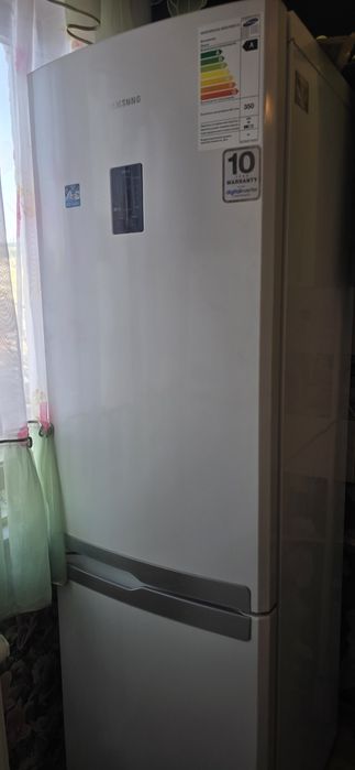 Продам  большой холодильник