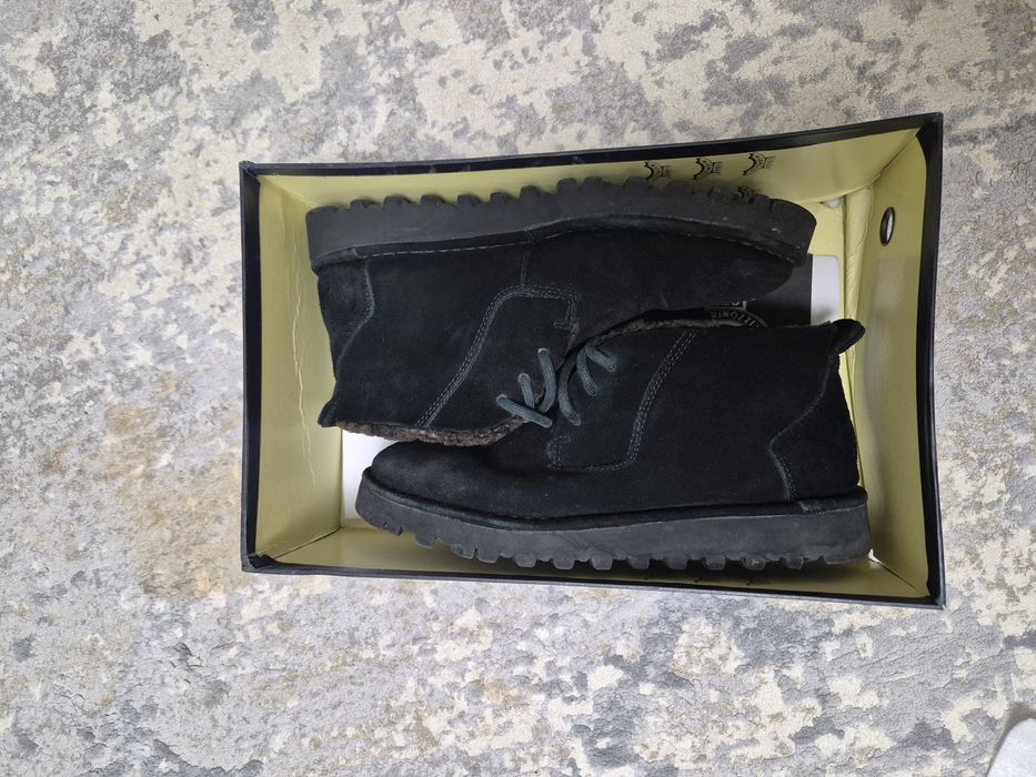 Продам мужские ботинки