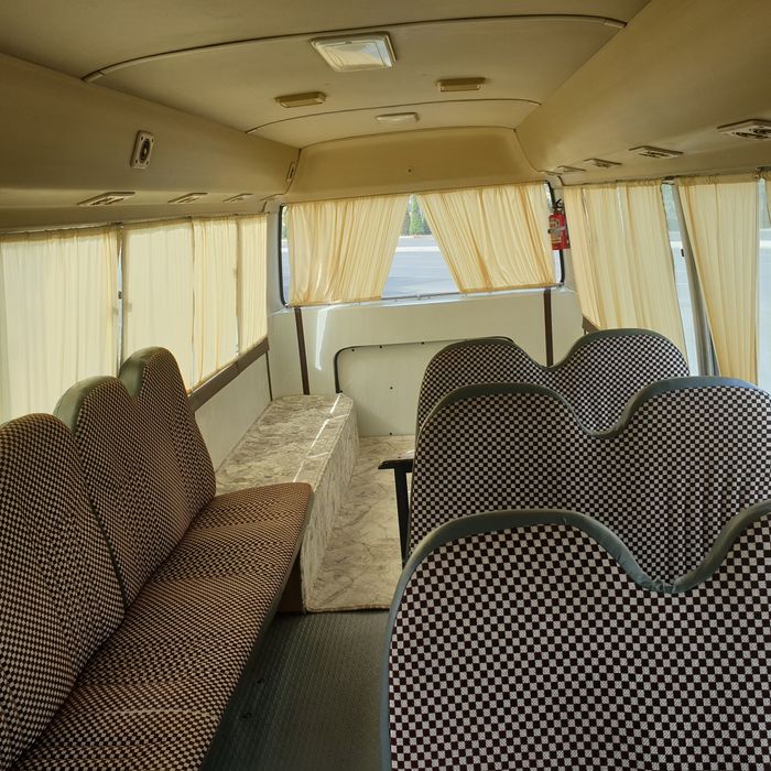 Катафалк с бригадой носильщиков. Тойота 15 мест. Мерседес 12 мест.