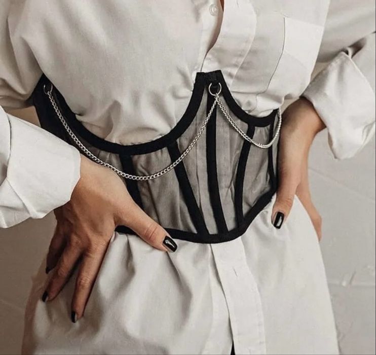 Corset dama cu lant atasat la bust