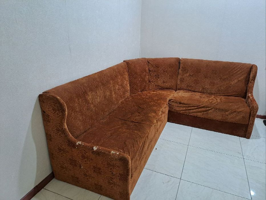 Divan sotiladi,arzon narxda