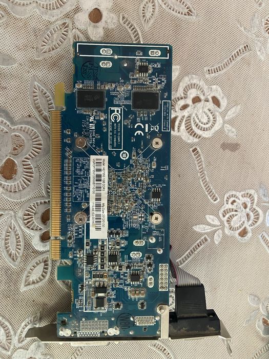 Видео карта (AMD RADEON HD7350