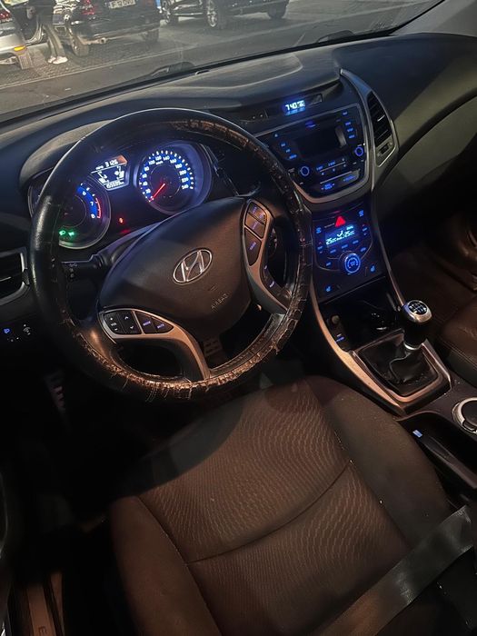 Hyundai Elantra 1,6 Benzina