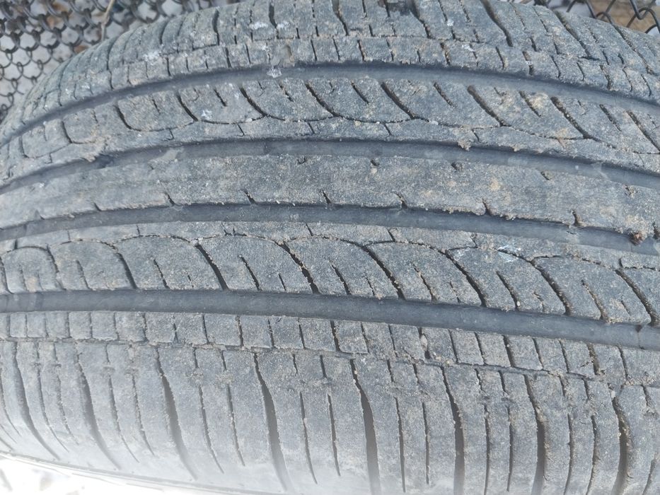 Продам летнию резину.