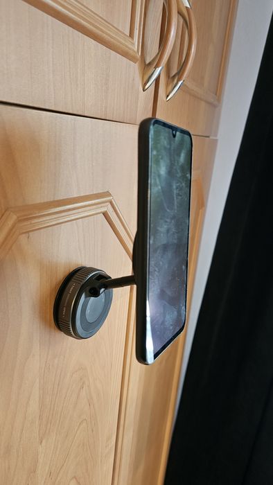 Suport telefon compatibil cu mai multe suprafețe