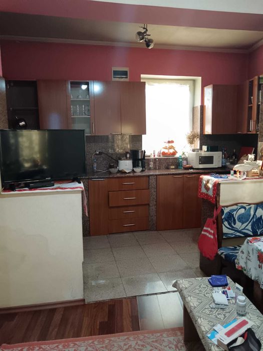 Vand casa cu curte si gradina in Mandra 130.000 euro