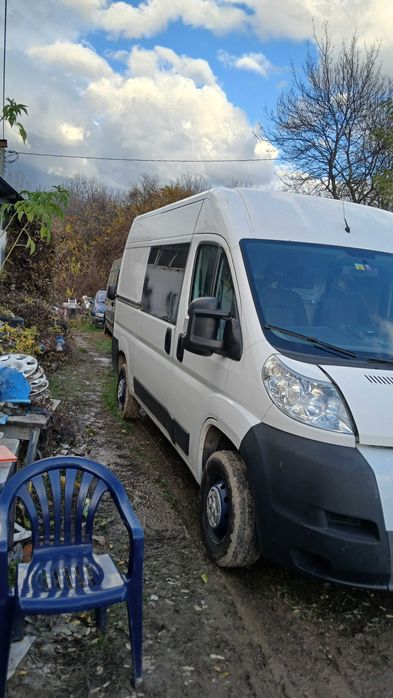 Продавам товарен бус Peugeot Boxer 2.2 HDI