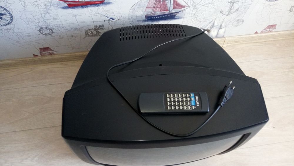 Продам телевизор"филипс"