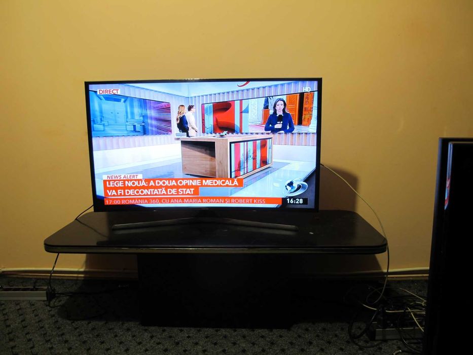 Televizor Led Smart Ultra 4K Curbat  SAMSUNG 101cm model UE40JU6770