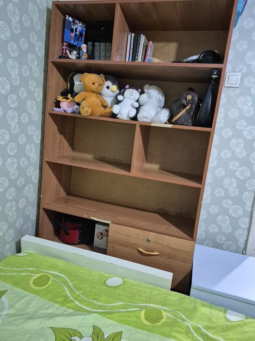 Шкаф стеллаж книжный