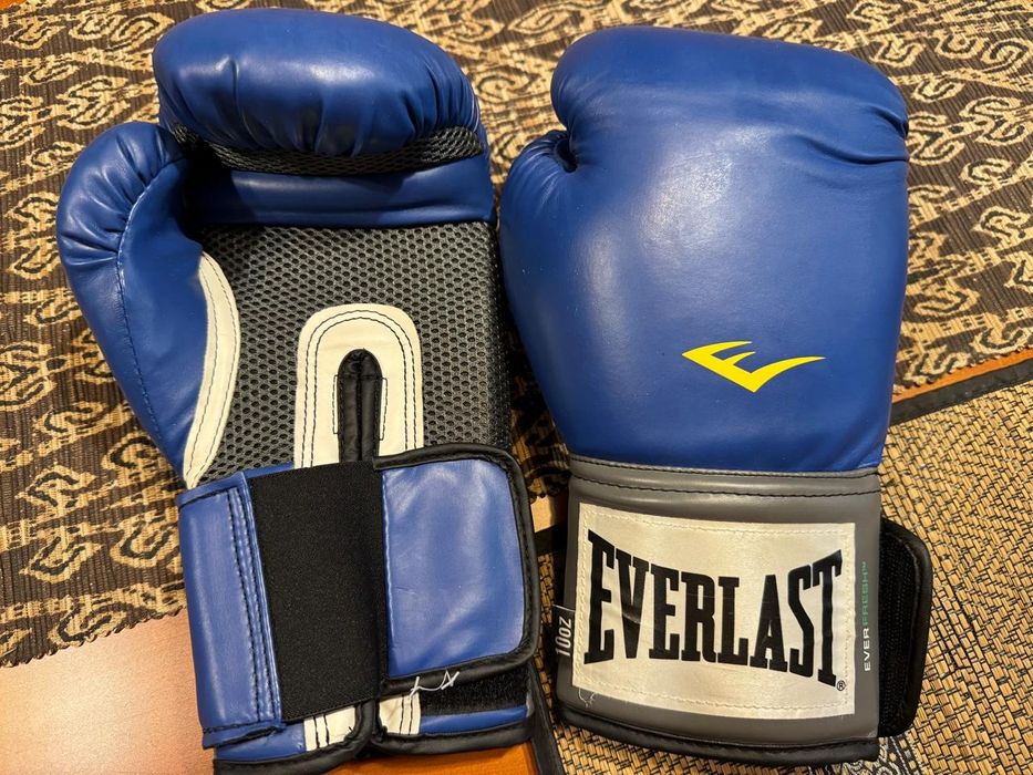 Продам перчатки тренировочные