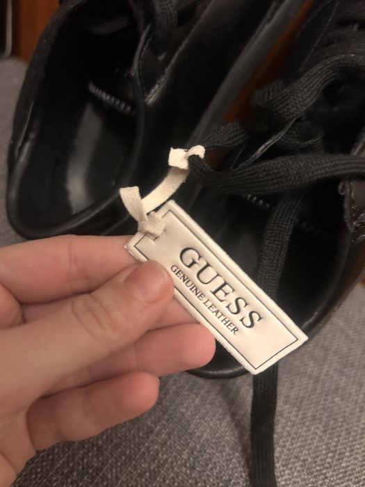 Adidasi guess noi cu eticheta,tare draguti