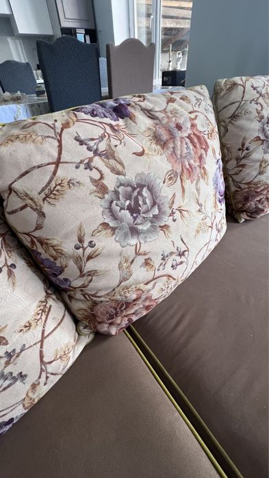 Диван для гостиной