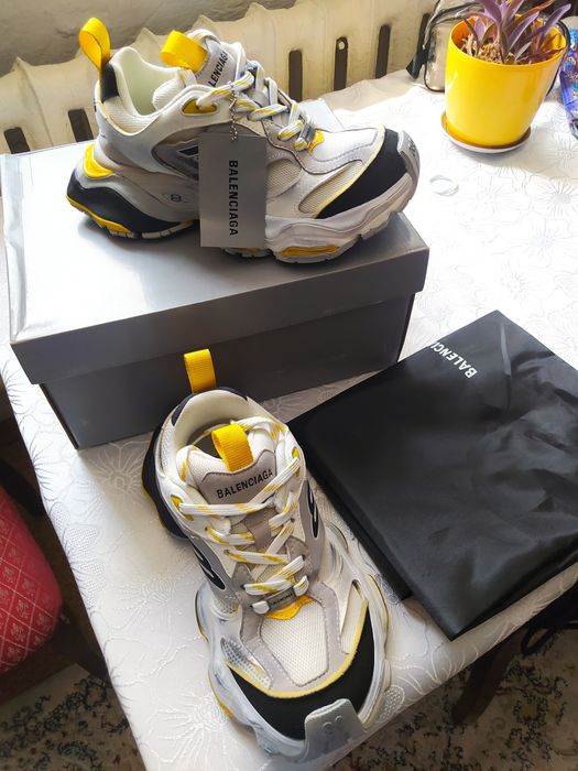 Продам кроссовки 39 размер.