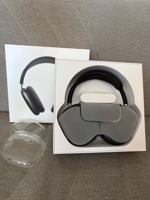 AirPods Max Gen 1 (Lightning port)